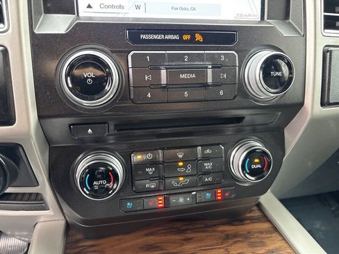 Used 2018 Ford F150 Lariat w/ Equipment Group 502A Luxury image 18