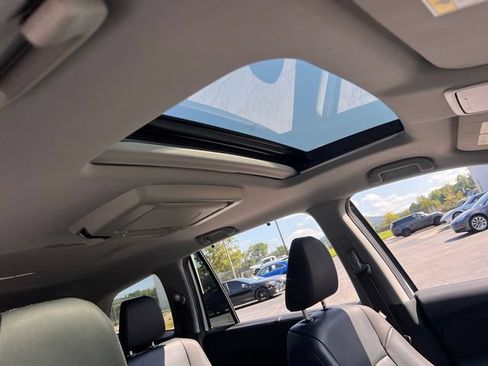 Used 2020 Honda Pilot Touring image 35