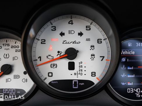 Used 2018 Porsche 911 Turbo image 29