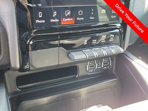 Used 2023 RAM 1500 Laramie AWD/4WD image 15