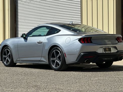 Used 2024 Ford Mustang Premium image 4