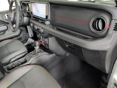 Certified 2024 Jeep Wrangler Unlimited Rubicon image 13