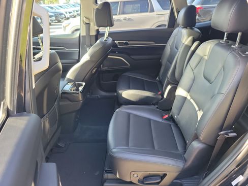 Used 2022 Kia Telluride S FWD image 15