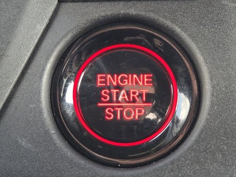 Used 2025 Honda Pilot Sport image 33