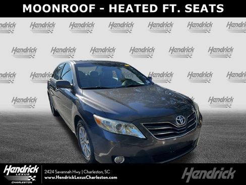 Used 2011 Toyota Camry XLE image 1
