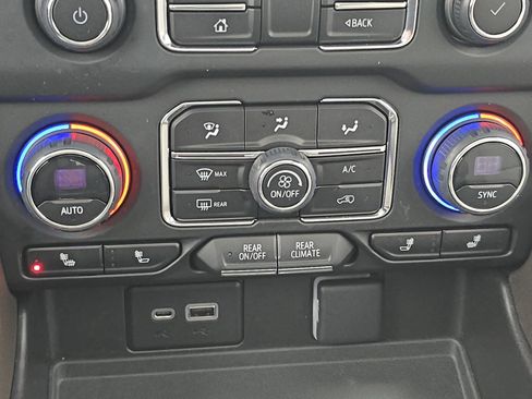 Used 2023 Chevrolet Tahoe LT w/ Luxury Package image 25