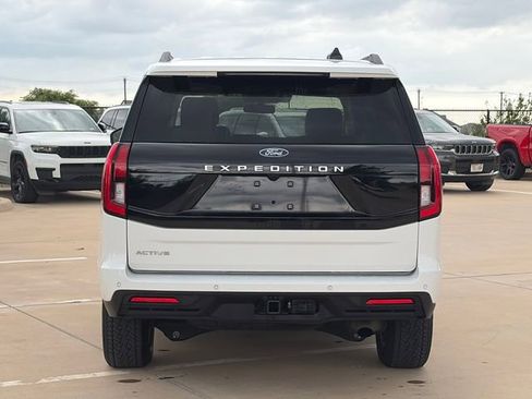 Used 2025 Ford Expedition Active image 8