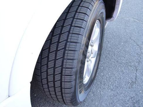 Used 2010 Ford Expedition XLT AWD/4WD image 40
