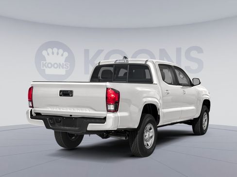 Used 2022 Toyota Tacoma SR w/ SR Convenience Package image 2