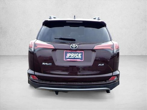 Used 2018 Toyota RAV4 XLE image 3