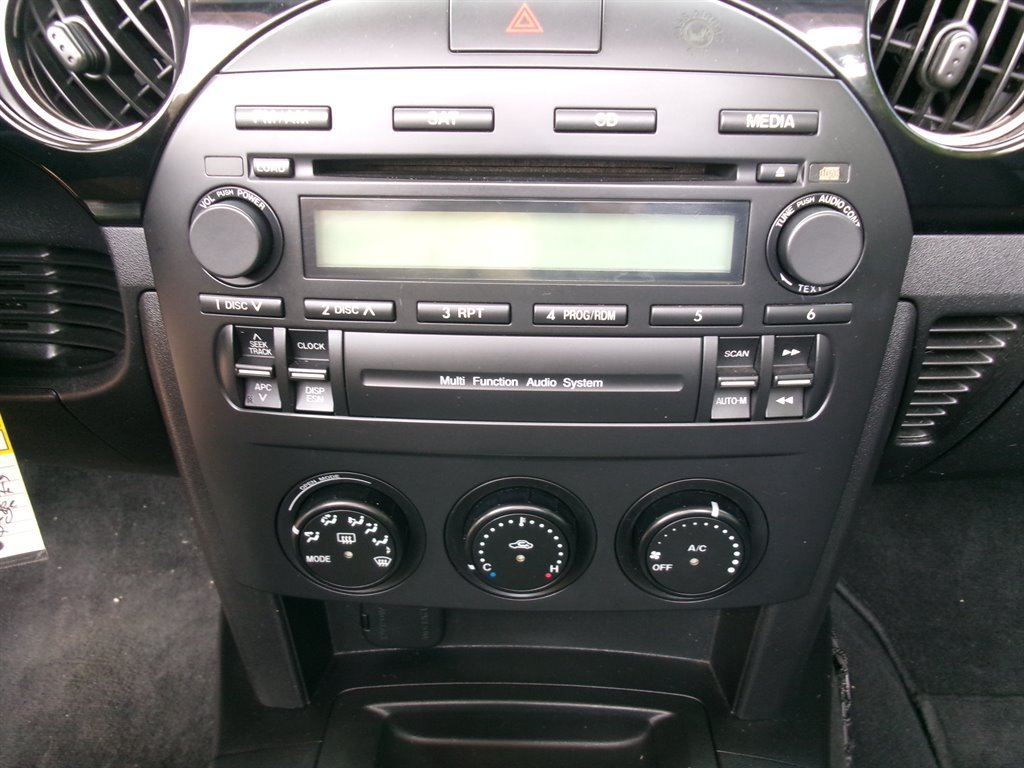 Used 2006 MAZDA MX-5 Miata Sport RWD image 22