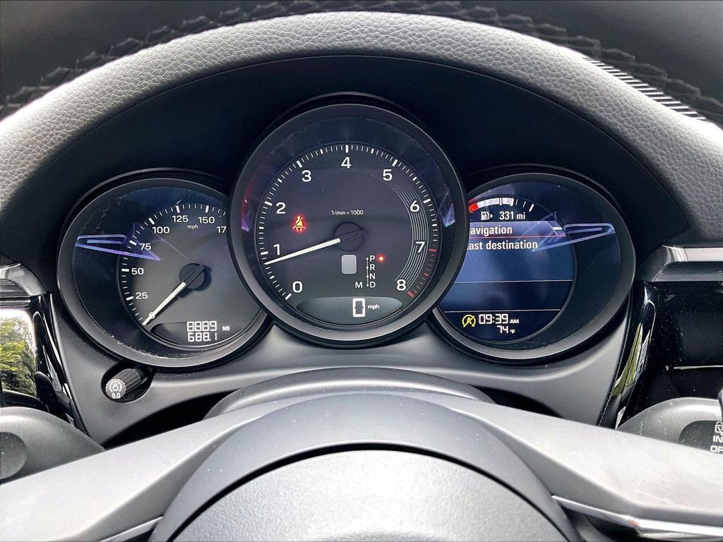 Certified 2026 Porsche Macan AWD/4WD image 25