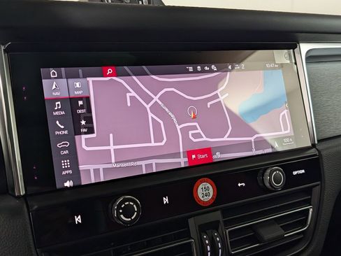 New 2026 Porsche Macan image 32