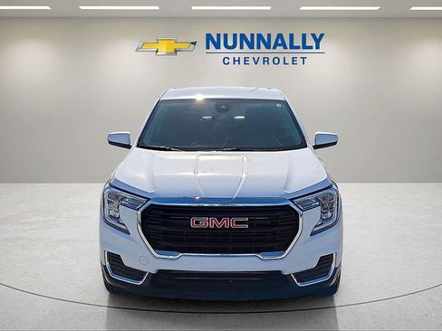 Certified 2024 GMC Terrain SLE FWD image 8