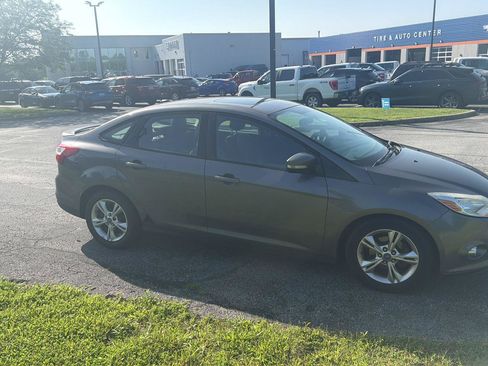 Used 2012 Ford Focus SE FWD image 11