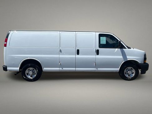 Used 2020 Chevrolet Express 3500 Extended w/ Driver Convenience Package RWD image 5