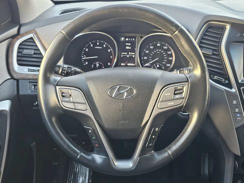Used 2017 Hyundai Santa Fe Limited FWD image 11