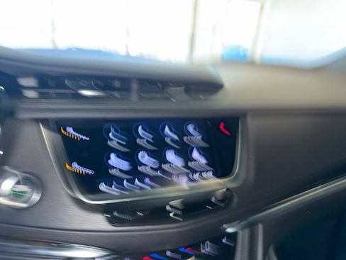 Used 2020 Cadillac XT5 Premium Luxury AWD/4WD image 25