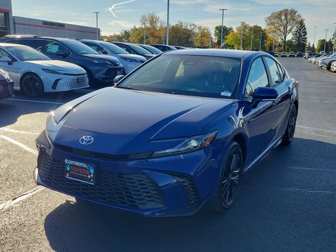 Used 2026 Toyota Camry SE image 3