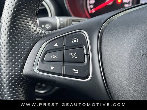 Used 2018 Mercedes-Benz GLC 300 GLC 300 image 32