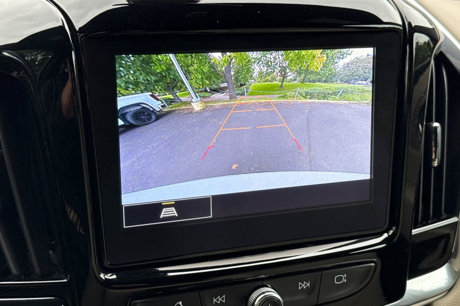 Used 2023 Chevrolet Traverse LT w/ LPO, Cargo Package AWD/4WD image 20