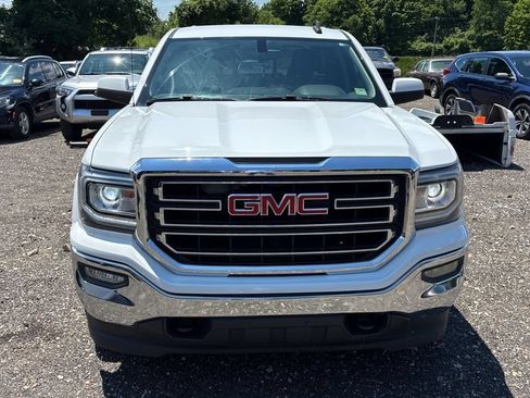 Used 2017 GMC Sierra 1500 SLE w/ SLE Value Package AWD/4WD image 2
