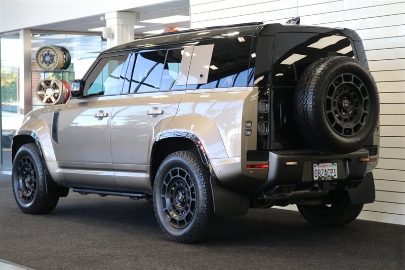 Used 2025 Land Rover Defender 110 AWD/4WD image 6