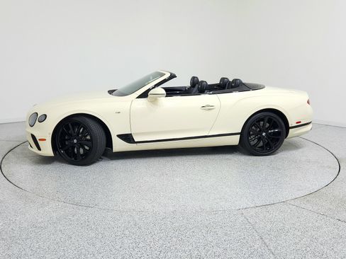 Used 2022 Bentley Continental GT image 2