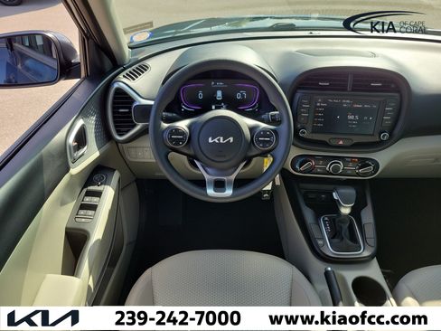 Certified 2025 Kia Soul LX w/ LX Technology Package FWD image 15