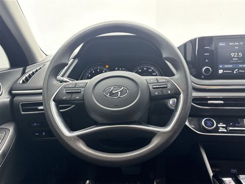 Used 2021 Hyundai Sonata SEL w/ Preferred Accessory Package image 18