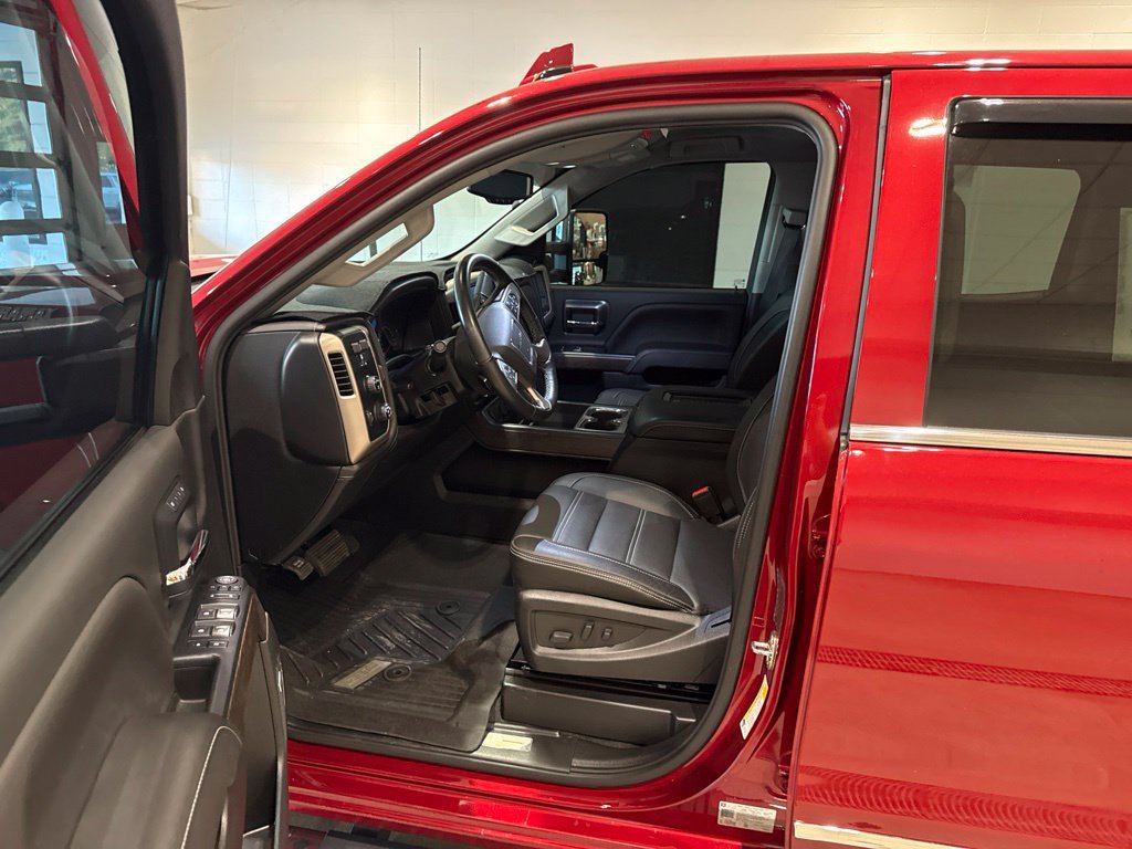 Used 2019 GMC Sierra 3500 Denali w/ Duramax Plus Package AWD/4WD image 22