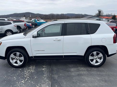 Used 2014 Jeep Compass Latitude w/ Sun/Sound Group AWD/4WD image 6