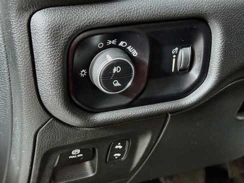 Used 2022 RAM 1500 Big Horn AWD/4WD image 12