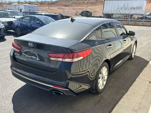 Used 2018 Kia Optima LX w/ 17" Alloy Wheels Package FWD image 3