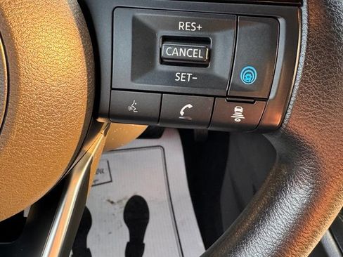 Used 2023 Nissan Rogue SV FWD image 26
