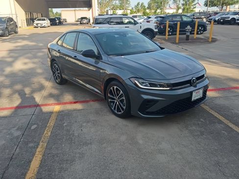 Used 2025 Volkswagen Jetta Sport FWD image 6