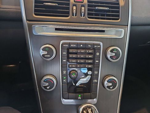 Used 2016 Volvo XC60 T6 w/ Protection Package image 30