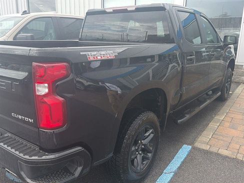 Used 2021 Chevrolet Silverado 1500 Custom Trail Boss AWD/4WD image 6