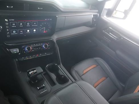 Used 2023 GMC Sierra 1500 AT4 w/ Technology Package AWD/4WD image 27
