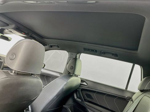 Used 2023 Volkswagen Tiguan SE R-Line FWD image 23