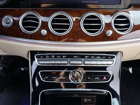 Used 2017 Mercedes-Benz E 300 image 18