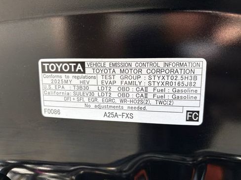 Certified 2025 Toyota RAV4 LE AWD/4WD image 10
