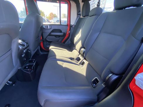 Used 2020 Jeep Gladiator Overland w/ Trailer Tow Package image 11