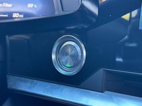 Used 2025 Chevrolet Corvette Stingray Premium Cpe w/ Z51 Performance Package RWD image 20