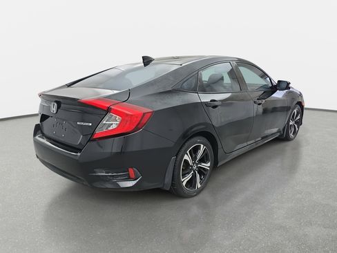 Used 2017 Honda Civic Touring image 5