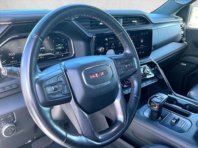 Used 2024 GMC Sierra 1500 AT4 w/ Technology Package AWD/4WD image 14
