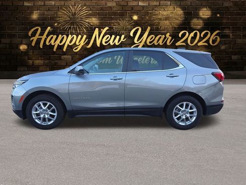 Used 2024 Chevrolet Equinox LT image 2