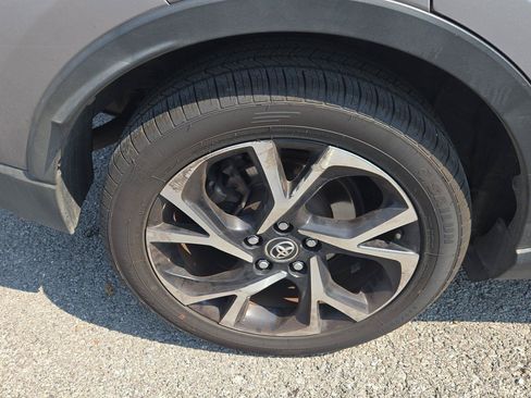 Used 2019 Toyota C-HR Limited FWD image 10
