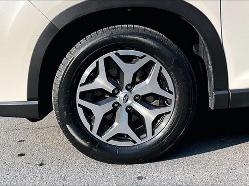 Certified 2023 Subaru Forester Premium AWD/4WD image 17