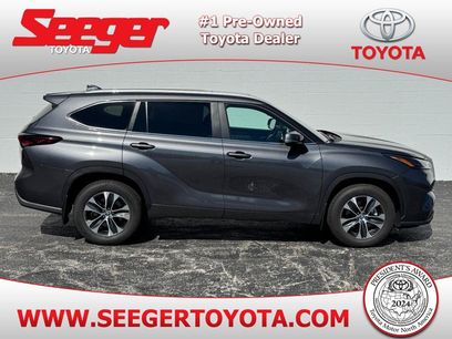 Used 2025 Toyota Highlander AWD